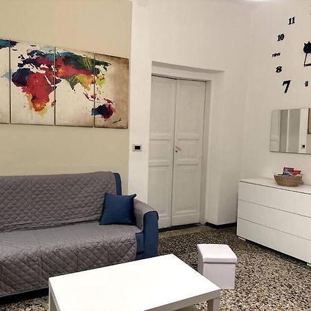 Ridi Che Ti Passa In Vico Del Fieno Apartment Генуа Екстериор снимка