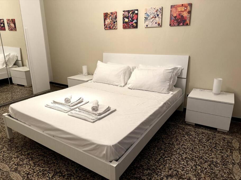Ridi Che Ti Passa In Vico Del Fieno Apartment Генуа Екстериор снимка