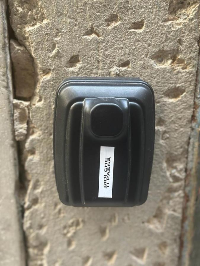 Ridi Che Ti Passa In Vico Del Fieno Apartment Генуа Екстериор снимка